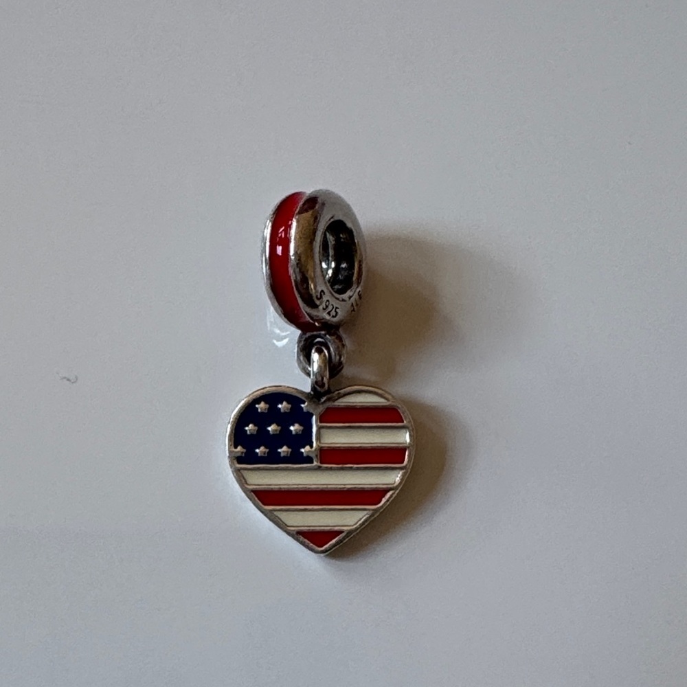Pandora  Heart Charm with American Flag Design ale .925
